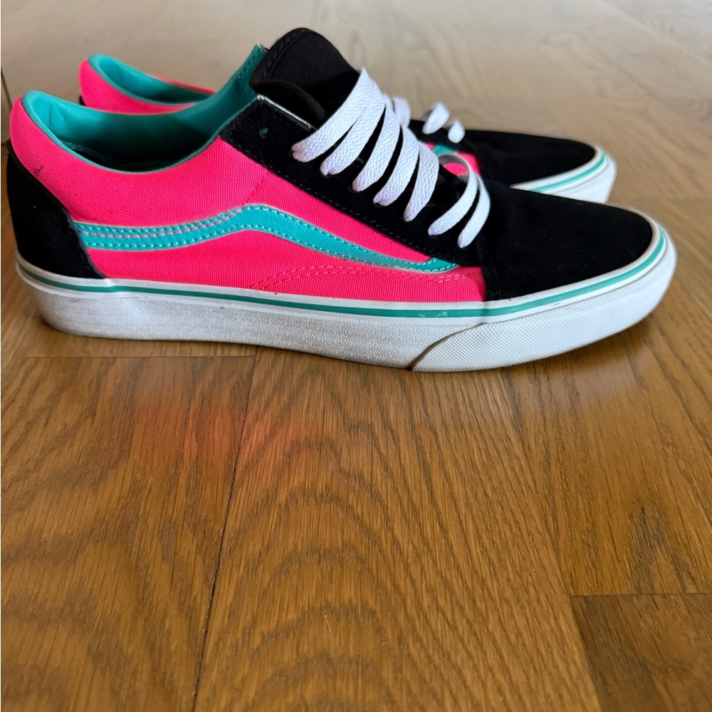 “BRITE” Old Skool VANS